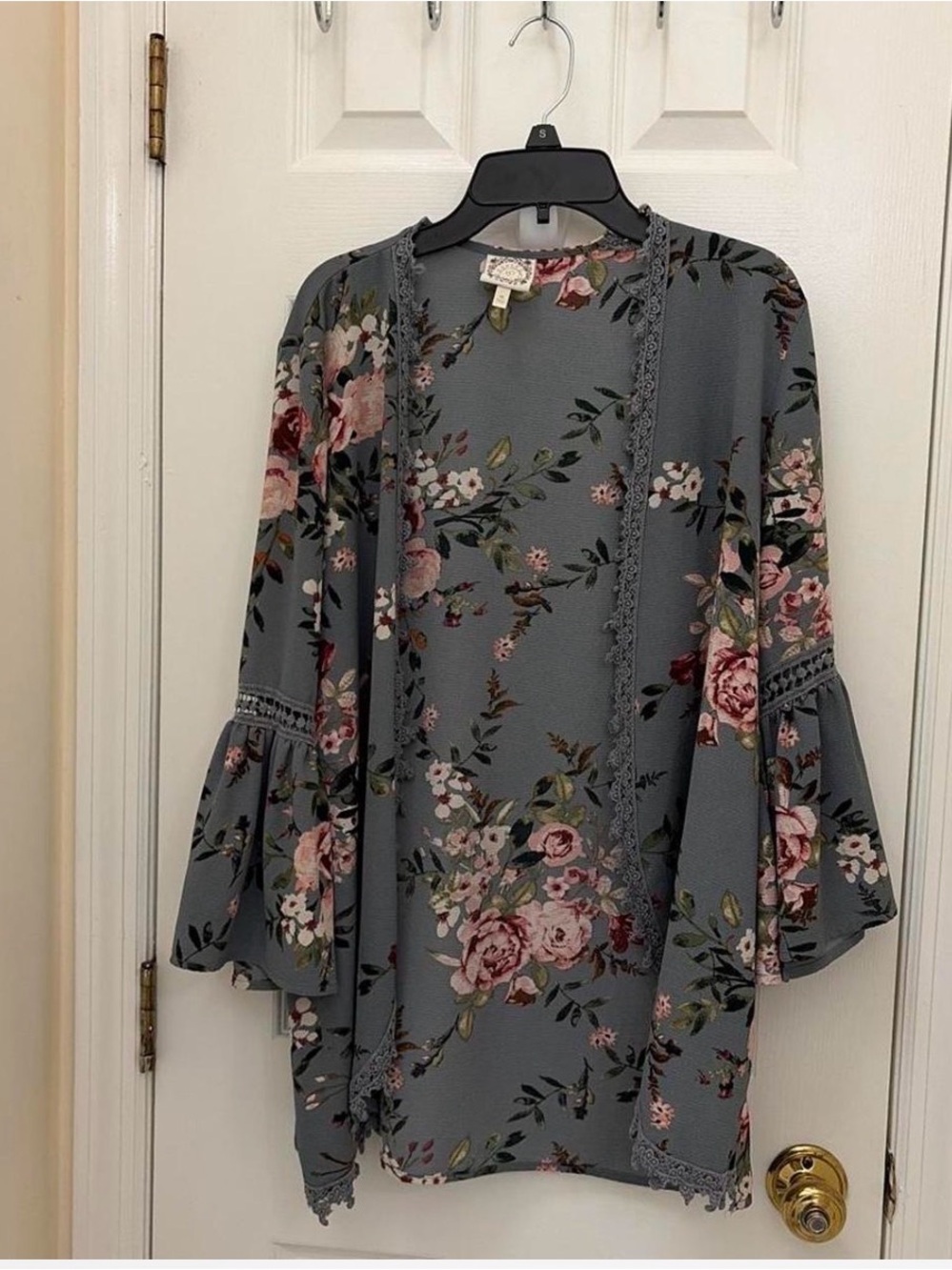 Floral Bell-Sleeve Open Cardigan - Gray with Pink Floral